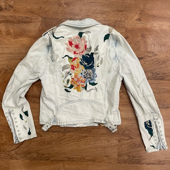 BLANK NYC embriodered denim motto jacket - MEDIUM - Picture 6 of 6